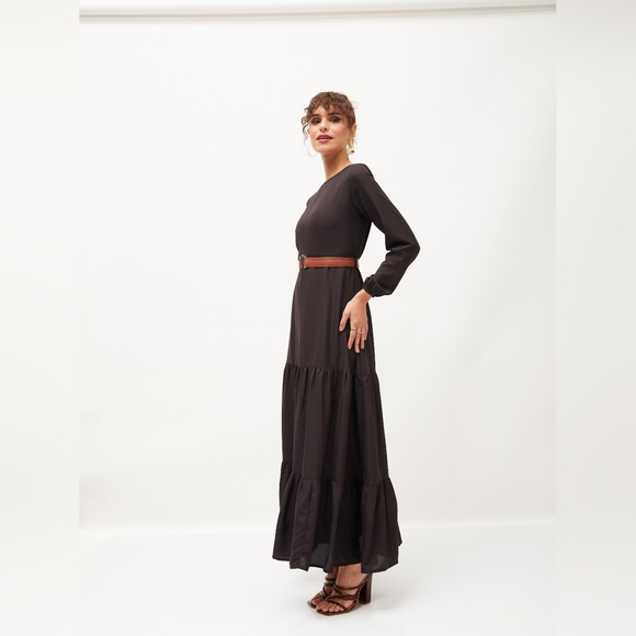 Alexandria: Belted Tiered Maxi Dress - Picture 6 of 6